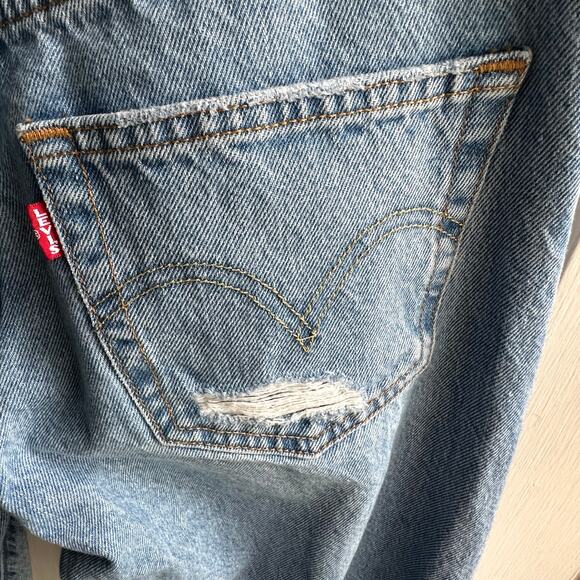 Levi's 501 90s Straight Leg Distressed Jeans Medium Wash - Picture 9 of 13
